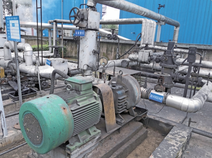Raw material oil pump.png